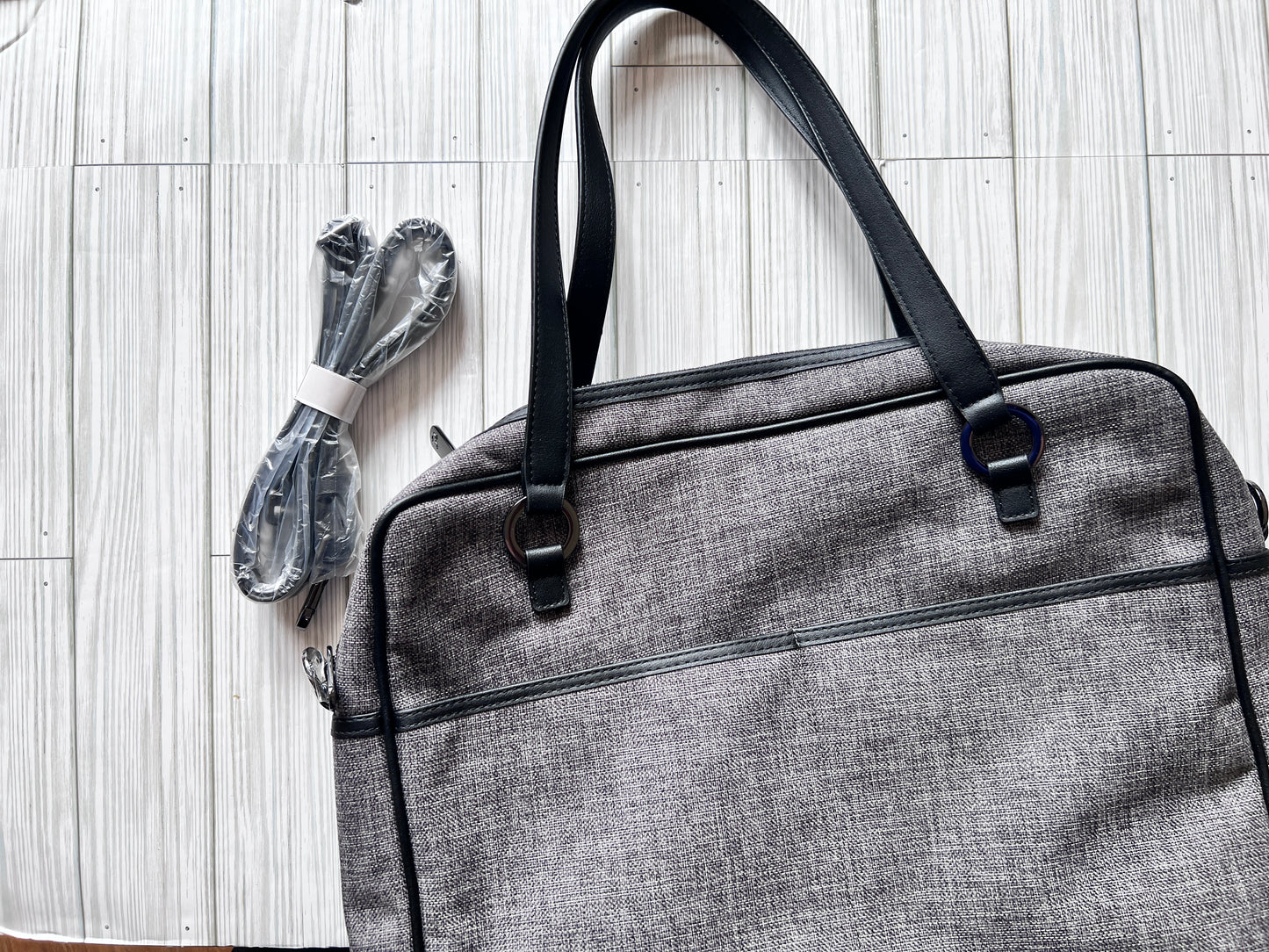 Cricut Laptop Bag Gray Tweed.  Carrying Handles & Shoulder Strap. Used Once