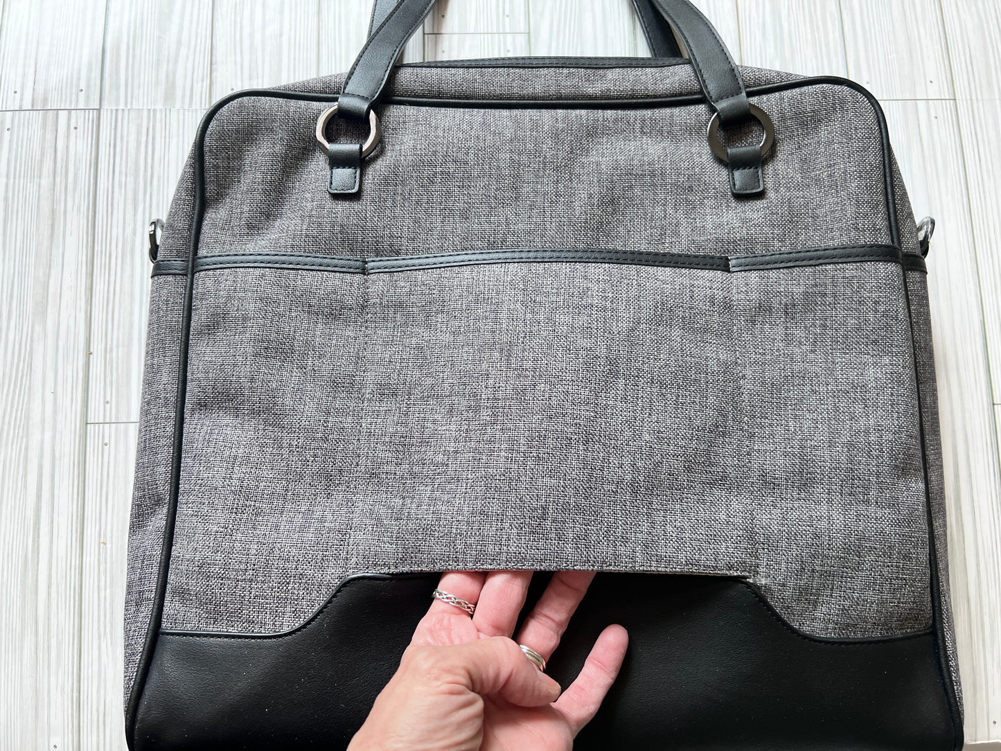 Cricut Laptop Bag Gray Tweed.  Carrying Handles & Shoulder Strap. Used Once
