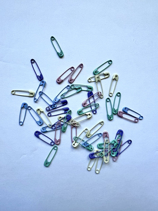 Mini Painted  Safety Pins, Pastel  0.75" Creative Impressions 50/pkg